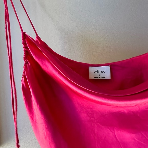 Aritzia Wilfred Allusion Camisole in Electron Fuchsia - Picture 3 of 6